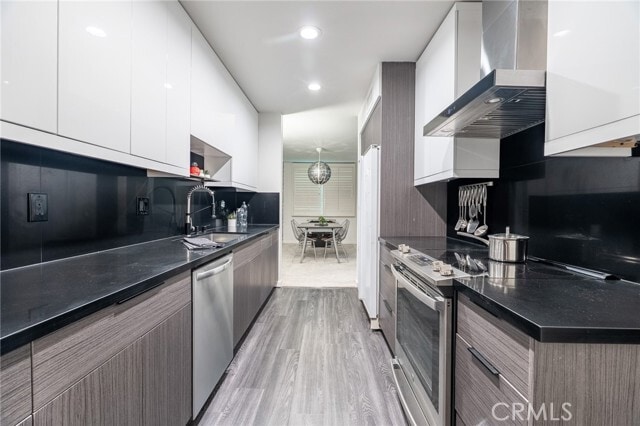 Photo - 927 Kings Rd Condo Unit 212