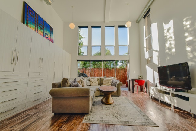 Living Area - 4215 Glencoe Ave Unit 131