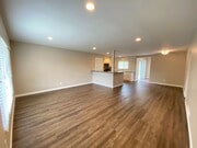 Photo - 5BD/2BA, Private Yard, Close to Campus!! House