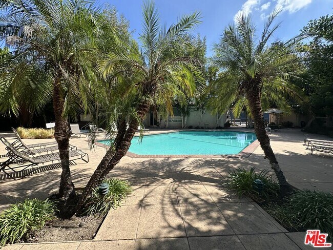 Photo - 22330 Victory Blvd Unit 203