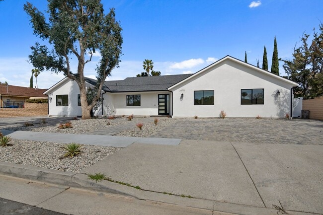 Modern 5-Bedroom 5 bath Home for Lease in ... - Modern 5-Bedroom 5 bath Home for Lease in ...