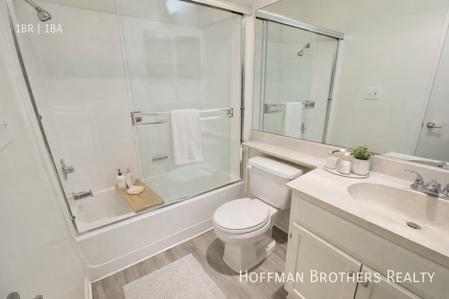 Photo - 3747 Glendon Ave Unit 213