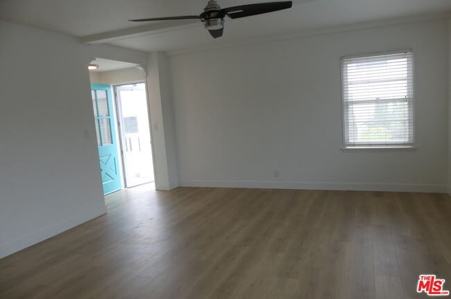 Photo - 309-3095 Jasmine Ave