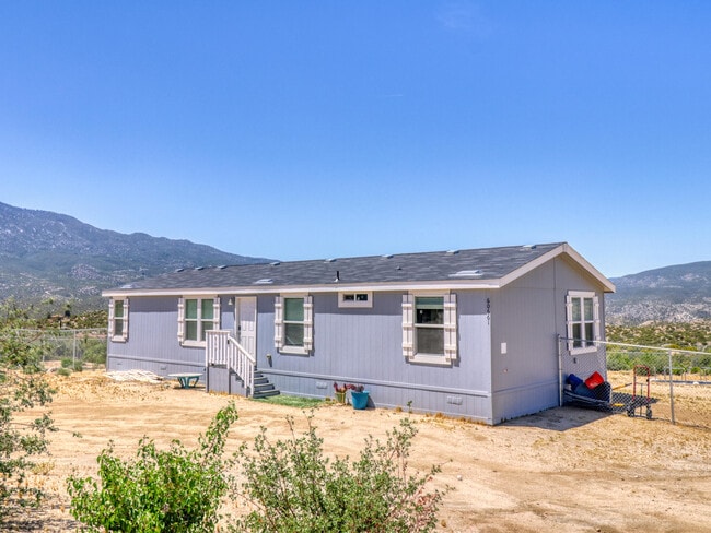 Building Photo - 60661 Chalet Dr Rental