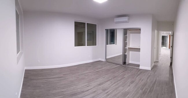 Photo - 1159 W 37th St