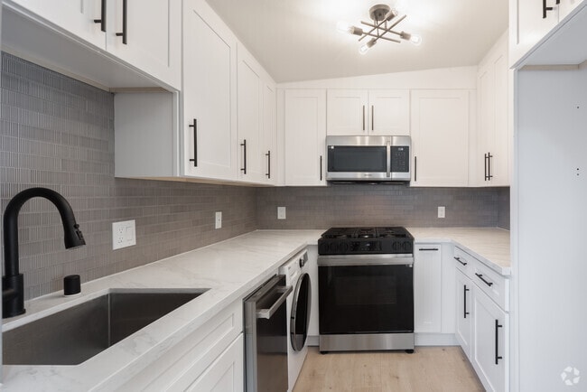 1BR, 1BA - 700SF - Kitchen - 12361 - 12365 El Rey Pl