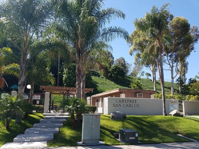 Photo - San Carlos (next to Mission Trails) 2 bed 1 bath Townhouse with Patio, Pool