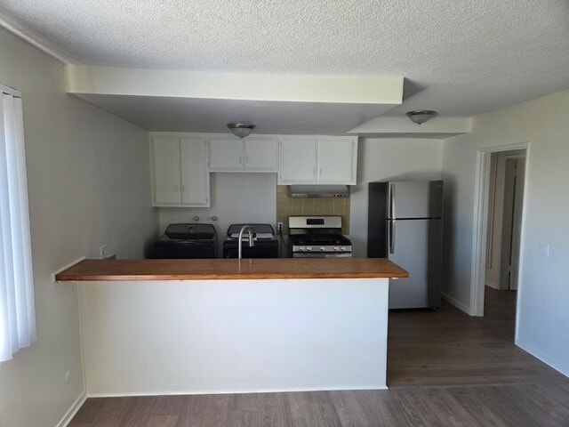 Photo - 420 1/2 Casanova St