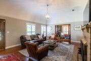 Photo - 1541 Rose Villa St
