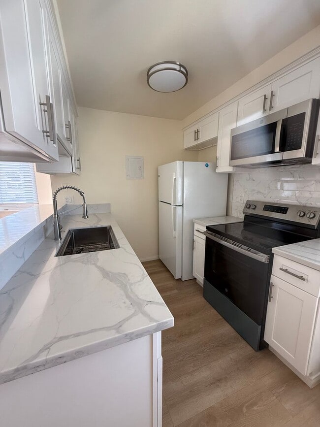 Photo - Newbury Park Condo - Two Bedroom one bath ...