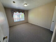 Photo - 1134 W Huntington Dr