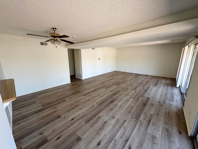Photo - 900penin Unit 902