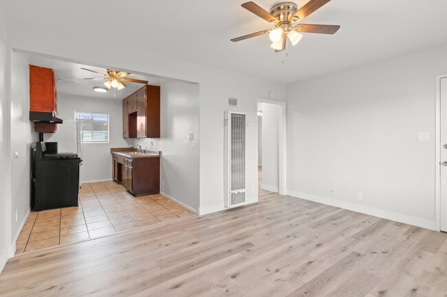 Photo - 621 Cerritos Ave Unit 02