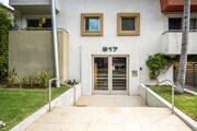Entrance - 917 2nd St Apartments