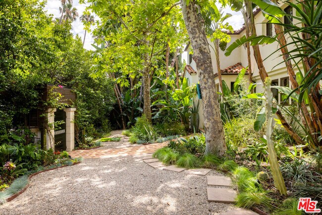 Photo - 1745 N Vista St