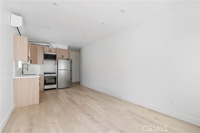 Photo - 11140 Woodley Ave Unit 1/4