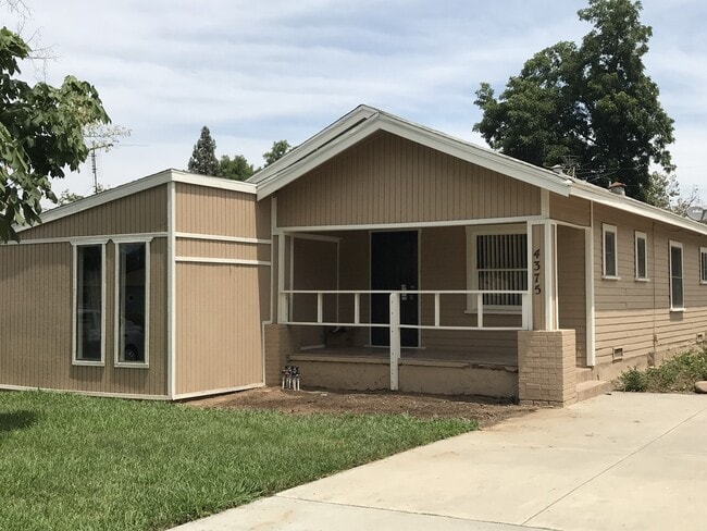 Adorable Wood streets 3 bd home - Adorable Wood streets 3 bd home