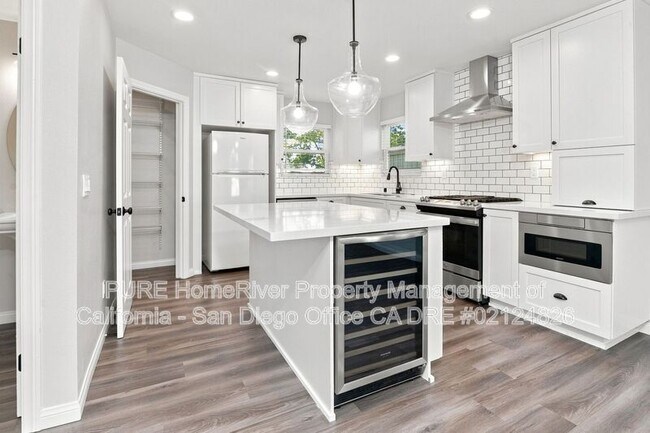 Photo - 2025 Ainsley Rd