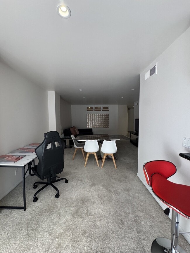 Photo - 10747 Wilshire Blvd Unit 603