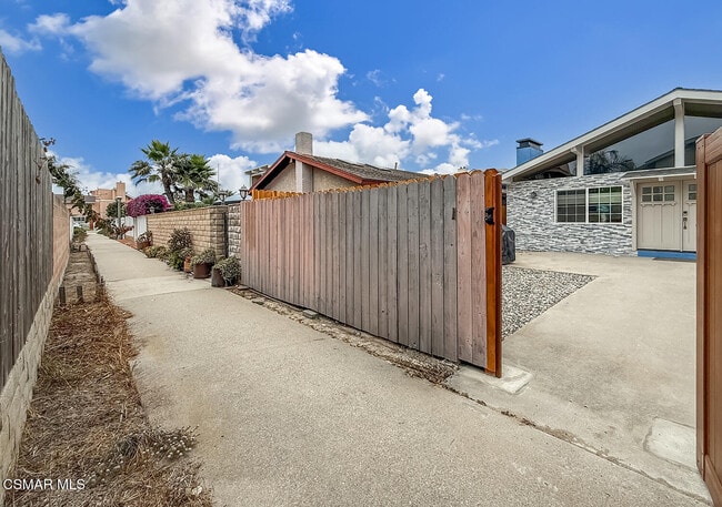 Building Photo - 5040 Dolphin Way Rental