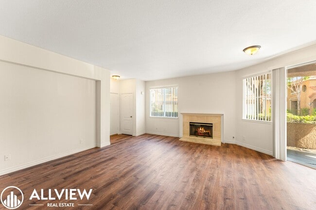 Photo - Beautiful Ground Level 2 Bedroom, 2 Bathro...