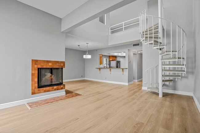 Building Photo - 140 The Village Unit 407 Rental