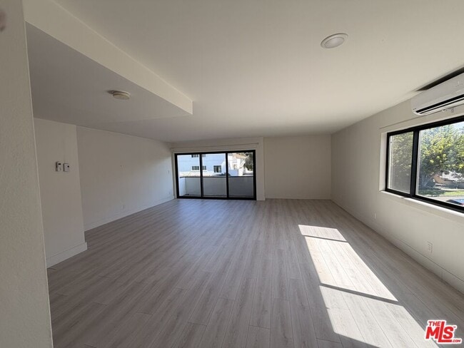 Photo - 1609 Veteran Ave Unit 1