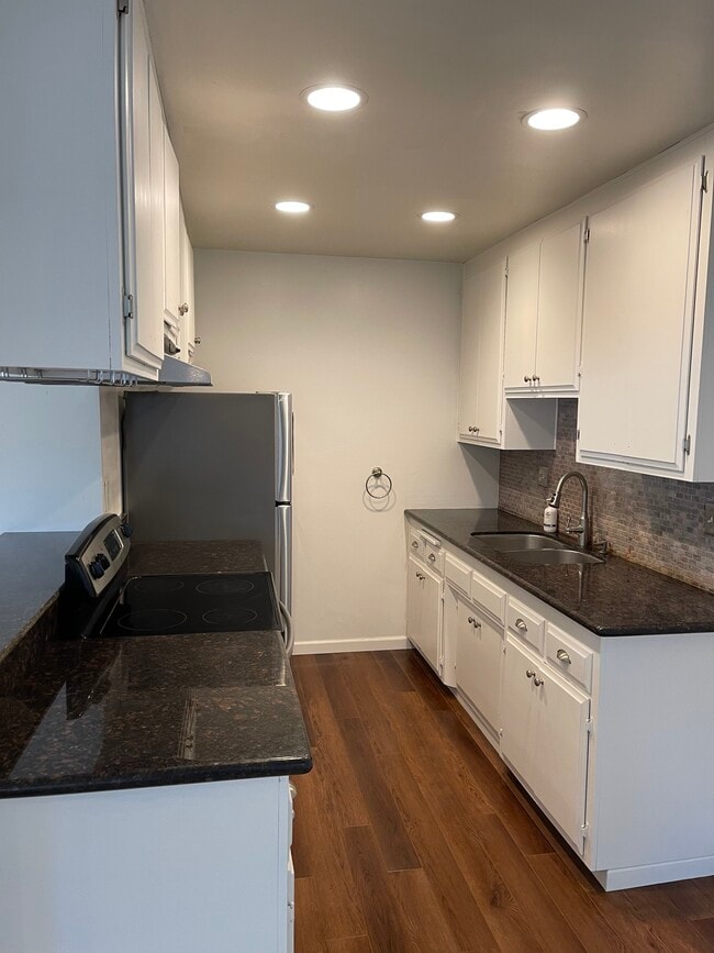 Kitchen - 3045 E Theresa St Unit #6