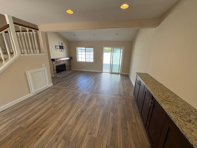 Photo - 2652 Santa Ana Ave