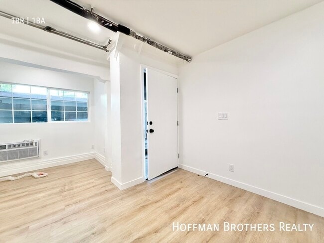 Photo - 838 Normandie Ave Unit 14