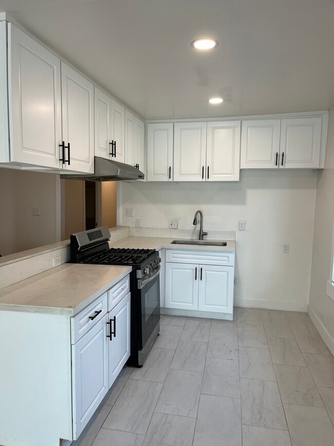 Photo - 1630 Chestnut Ave Unit 1630 Chestnut Avenue