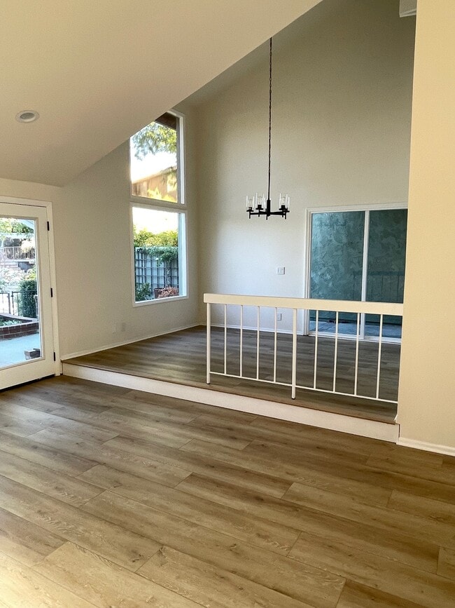 Photo - 4648 Park Mirasol