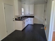 Photo - 966 Holly St