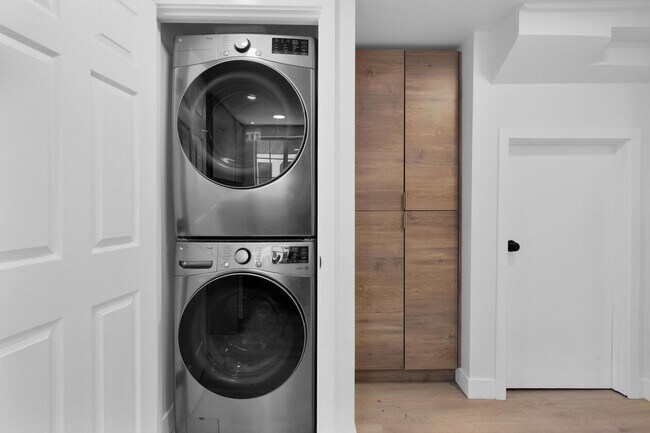 Photo - 4554-58 North Ave Unit 4552 #7