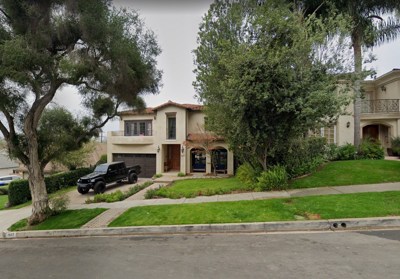 GORGEOUS 7 BED 6.5 BATH FOR LEASE IN BEVER... - GORGEOUS 7 BED 6.5 BATH FOR LEASE IN BEVER... House