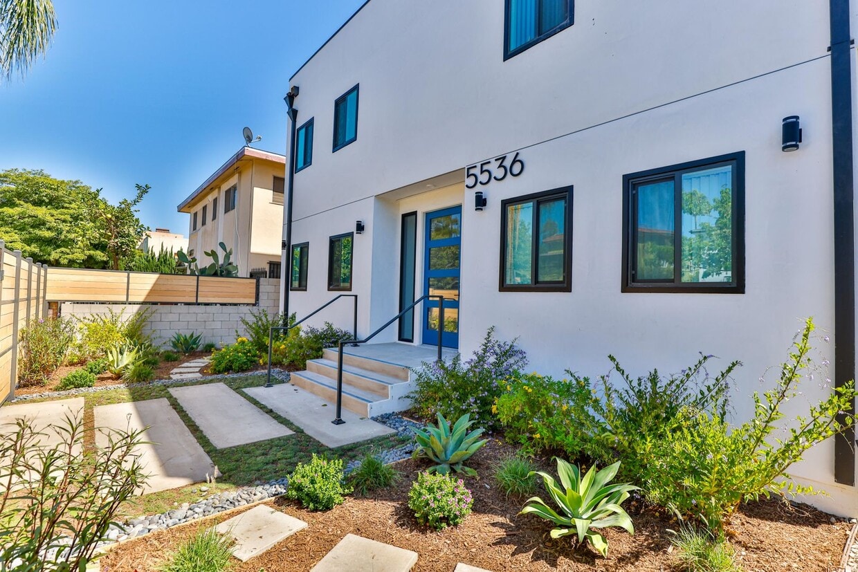 Floor Plan - Unit 4 (Inverse of 3)