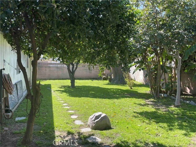 Photo - 1030 W 64th St