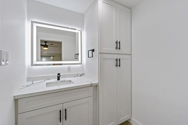 Photo - Torrance Gateway Apartments