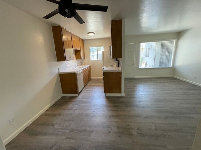 Photo - 4738 33rd St