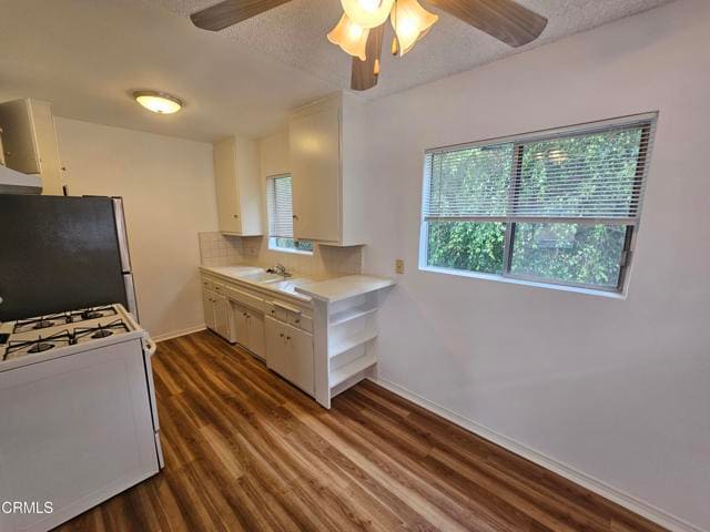 Photo - 12246 Oxnard St