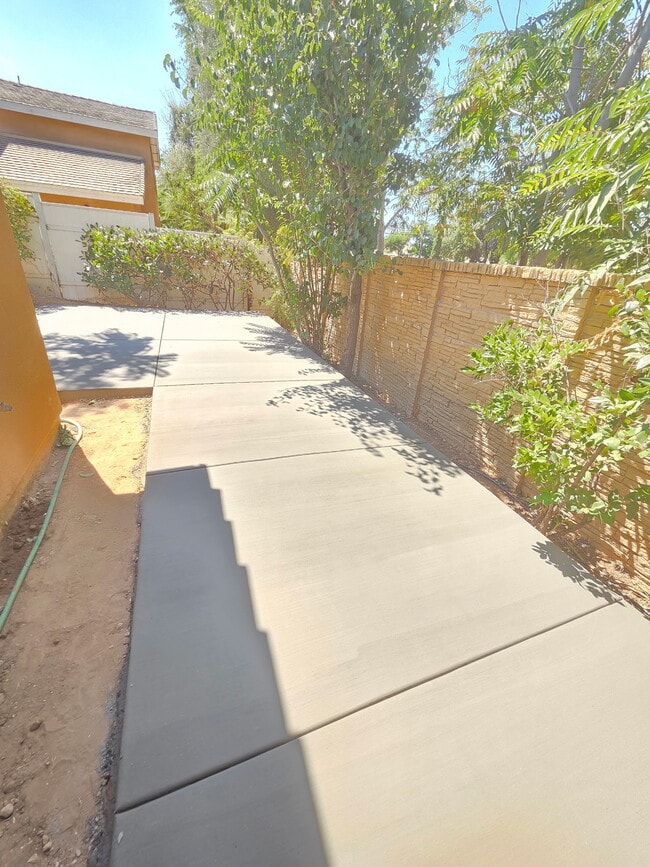 Photo - 24422 Webster Ave