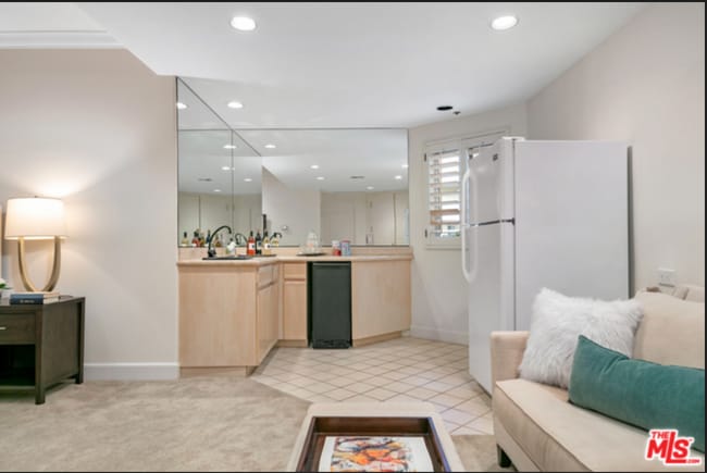 Photo - 390 S Sepulveda Blvd Unit 311