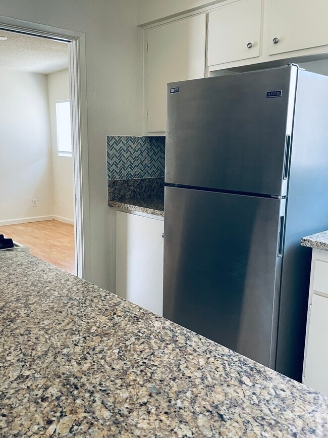 Full size family stainless ref. - 617 S Shelton St Unit apt C