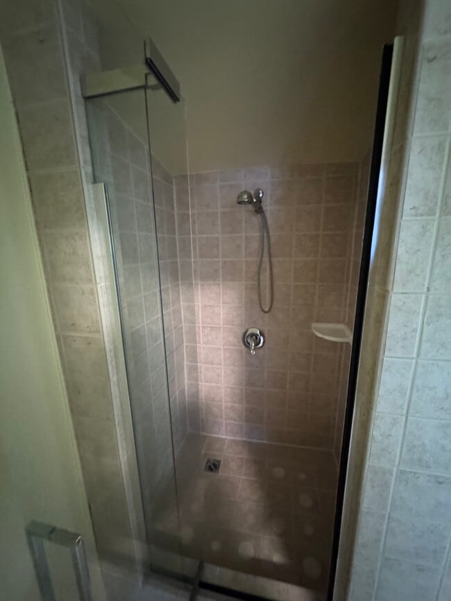 Studio Shower - 7614 Security Ave