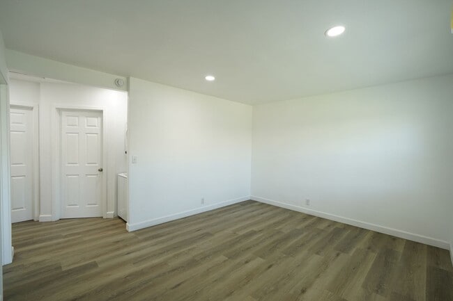 Photo - Dracaea Avenue Unit 21861