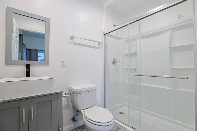 Photo - 2626 S Budlong Ave Unit 2626 S Budlong Ave
