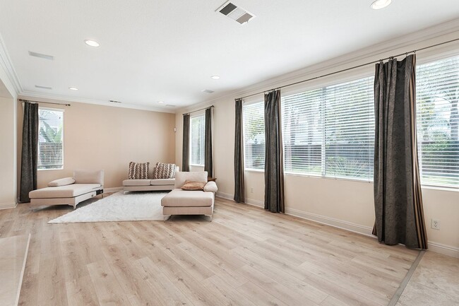 Photo - 8469 Applegate Ct