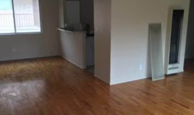 Building Photo - 2011 Rockefeller Ln Unit C