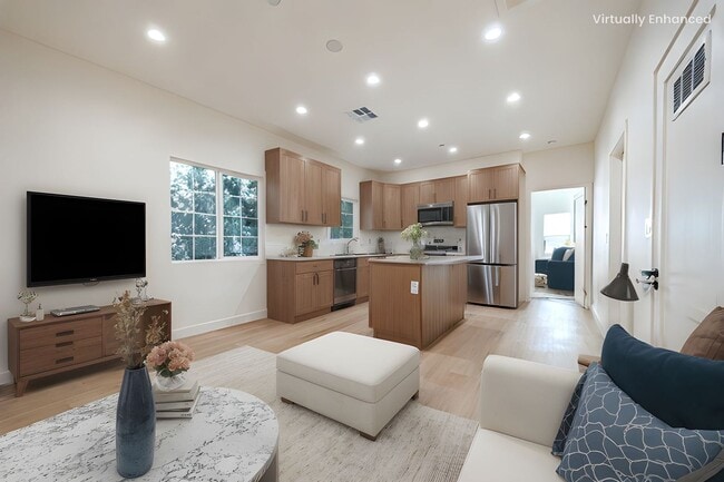 Building Photo - Now Offering Two Weeks Free – Upstairs 3-B... Unit 4220 1/2 Rental