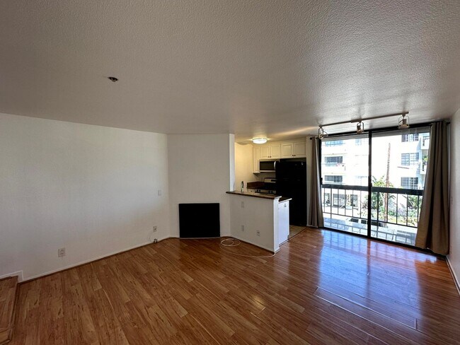 Photo - ***MOVE-IN SPECIAL 2 WEEKS FREE RENT***Fantastic 1 bed and 1 Bath with balcony and pool in Hollywood Unit 115